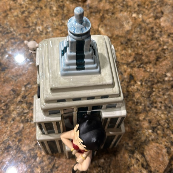 Vintage Cookie Jar: 1998 Vandor Betty Boop & Dog on Skyscraper / LRR NEW